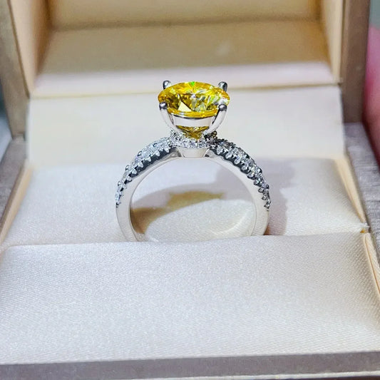 3 Carat Moissanite Ring Giovanna - Everyday Sparkle Women's Ring Velanci