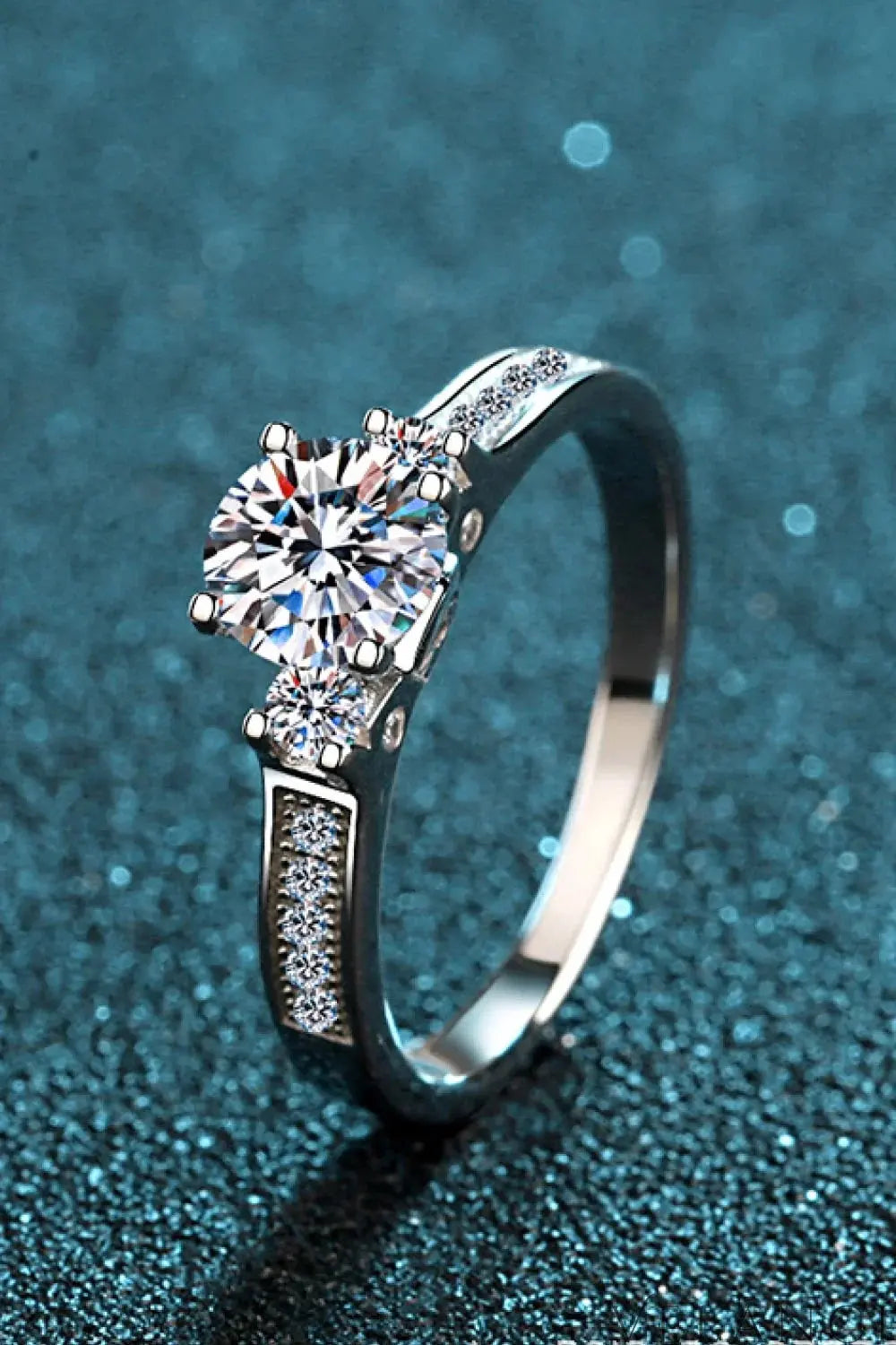 Moissanite Ring Luna - 0.8ct Centerpiece, Classic Shine Women's Ring Velanci