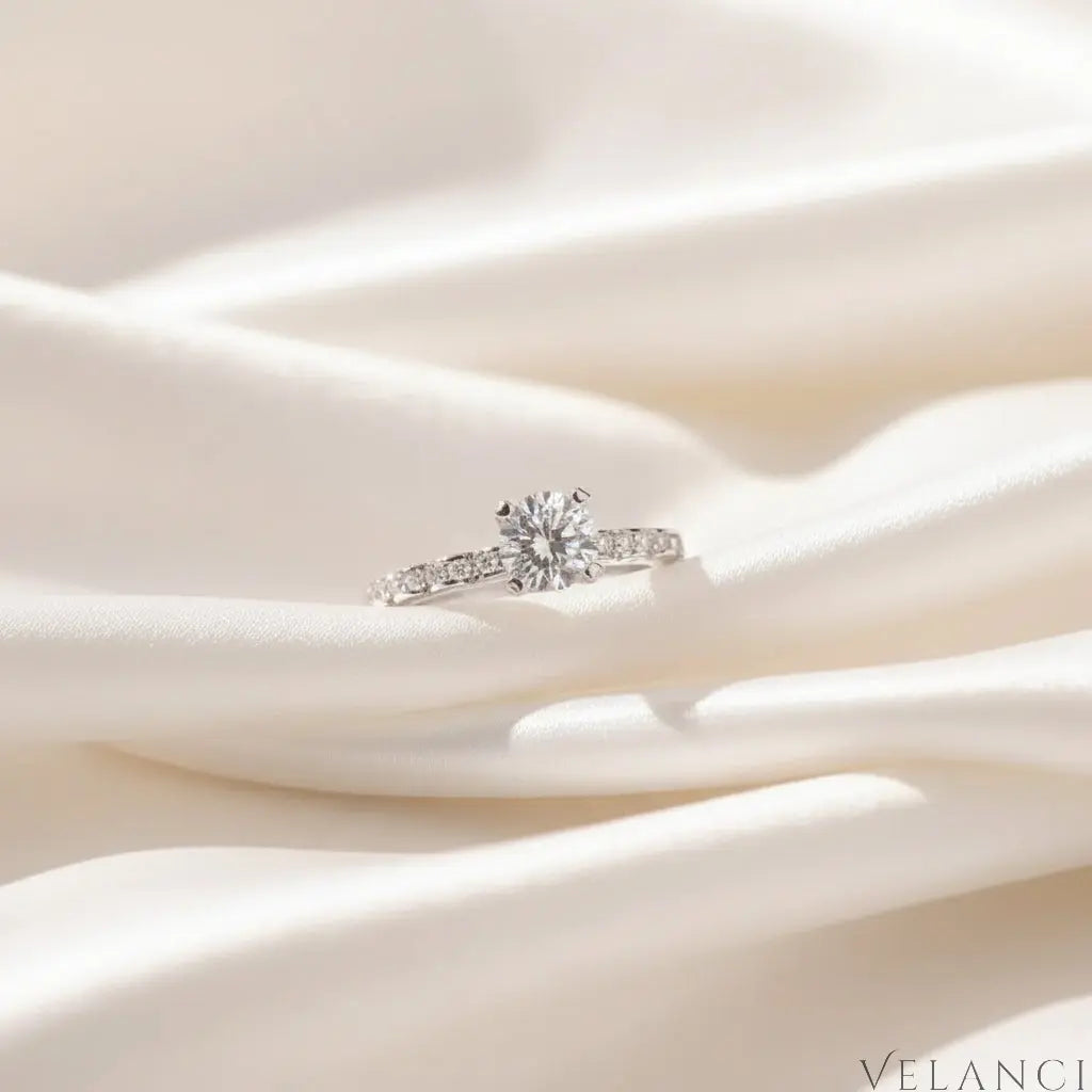 Ring Lucia - 1 Carat Moissanite Sterling Silver Sparkle Velanci