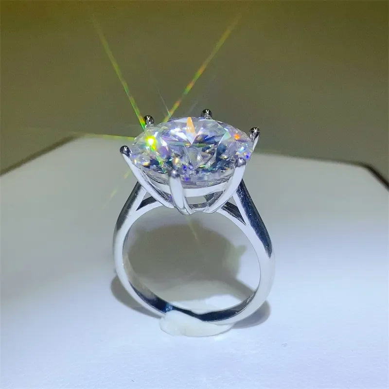10 Carat Moissanite Ring Bianca - Coastal Sparkle Gleam Women's Ring Velanci