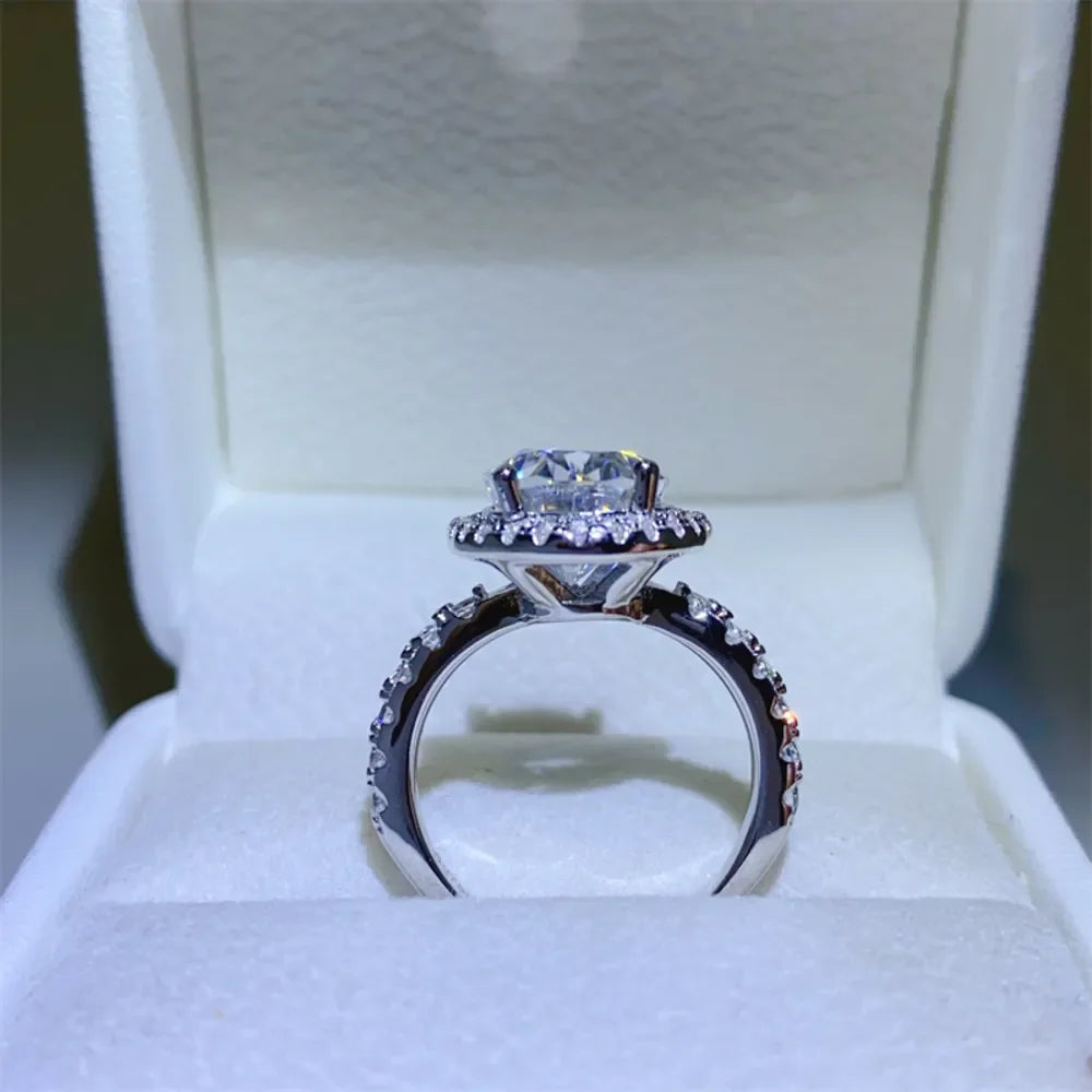 Ring Arianna - 5 Carat Moissanite Halo, Sparkling Brilliance Women's Ring Velanci