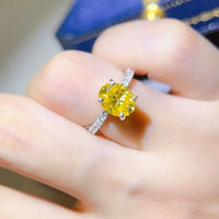 Anello Elena - 2 Carat Moissanite Sterling Silver Ring Women's Ring Velanci