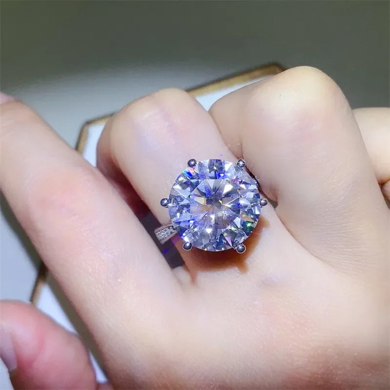 Anello Stellare Giulia - Dazzling Moissanite Center Stone Women's Ring Velanci