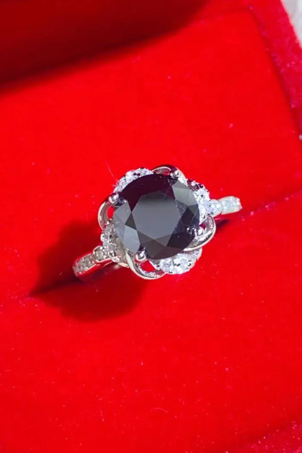 Minimalist 2 Carat Moissanite Floral Ring Lia - Black Halo Women's Ring Velanci
