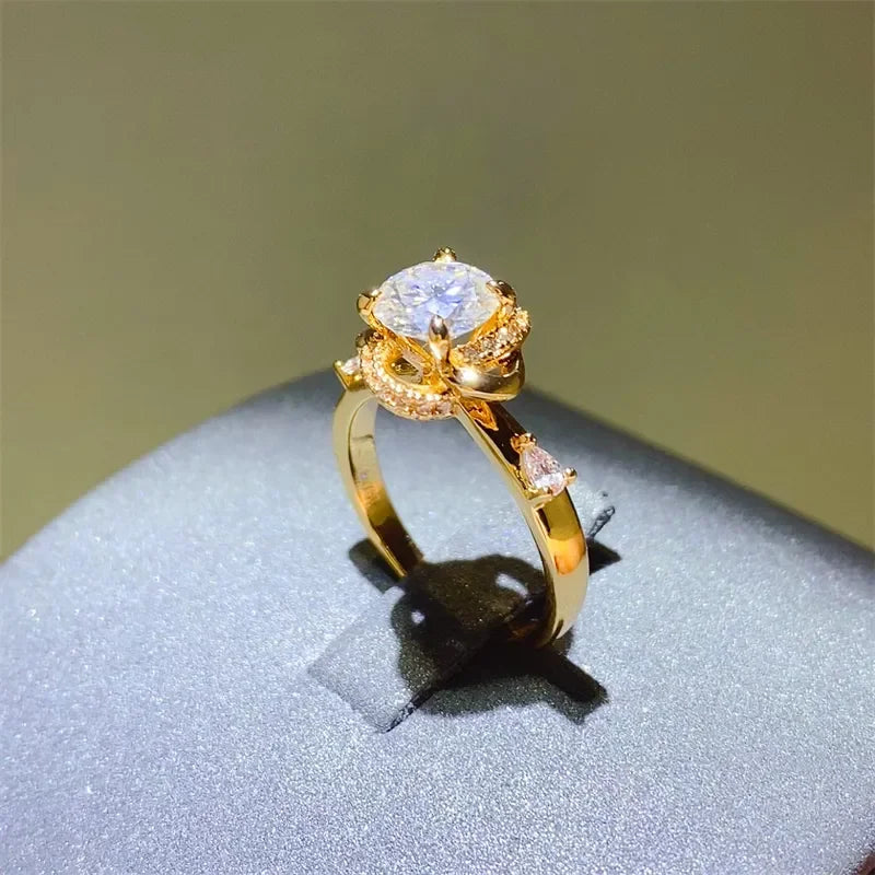 Ring Giulia - 1ct Moissanite Halo Sterling Silver Ring Women's Ring Velanci