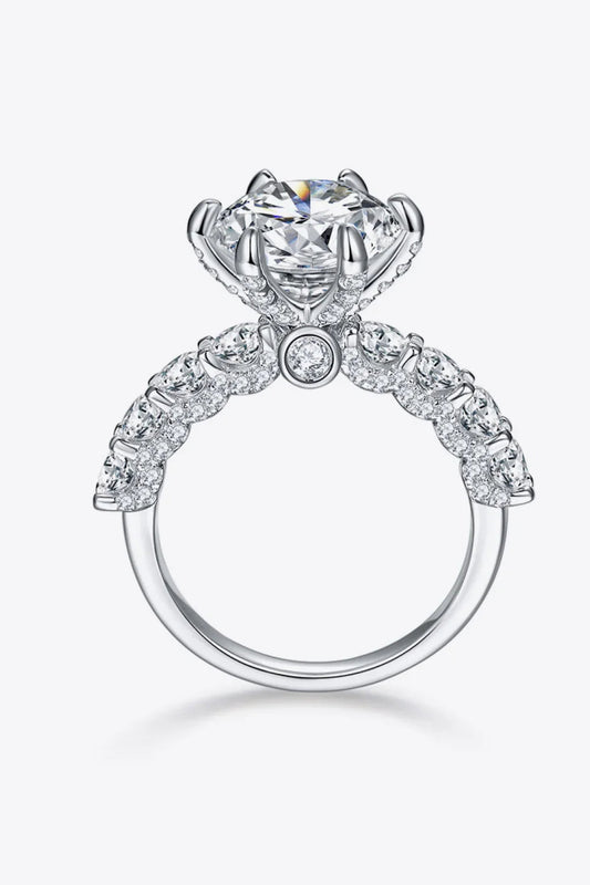 Minimalist Ring Isabella - 5ct Moissanite Halo Sparkle Women's Ring Velanci