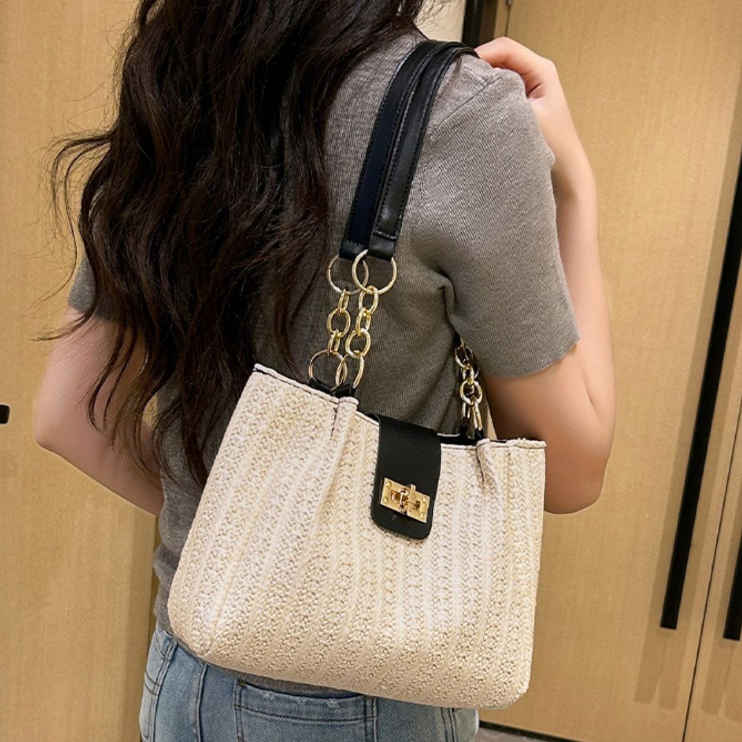 Éclat de Minuit Leather Handbag