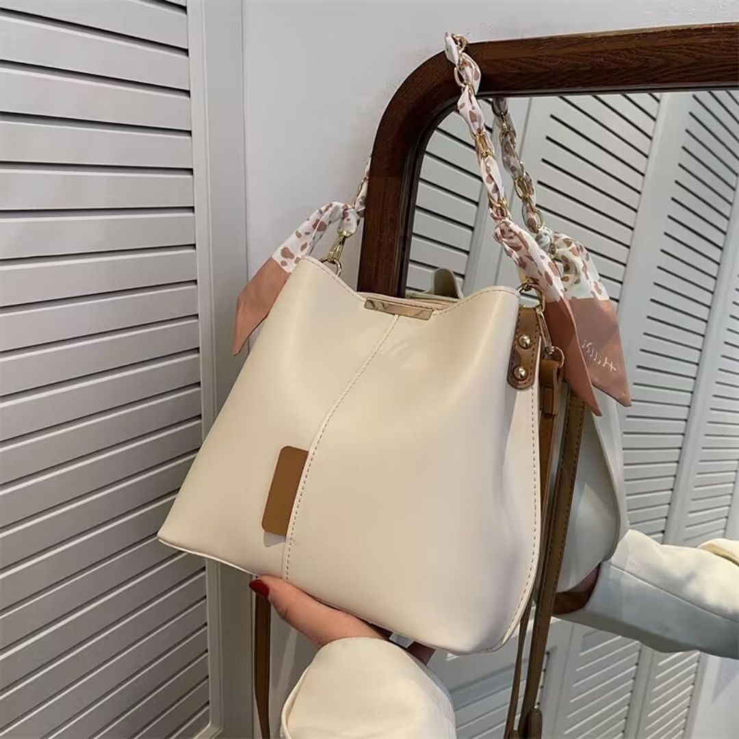 Velanci Charme Éternel Leather Handbag