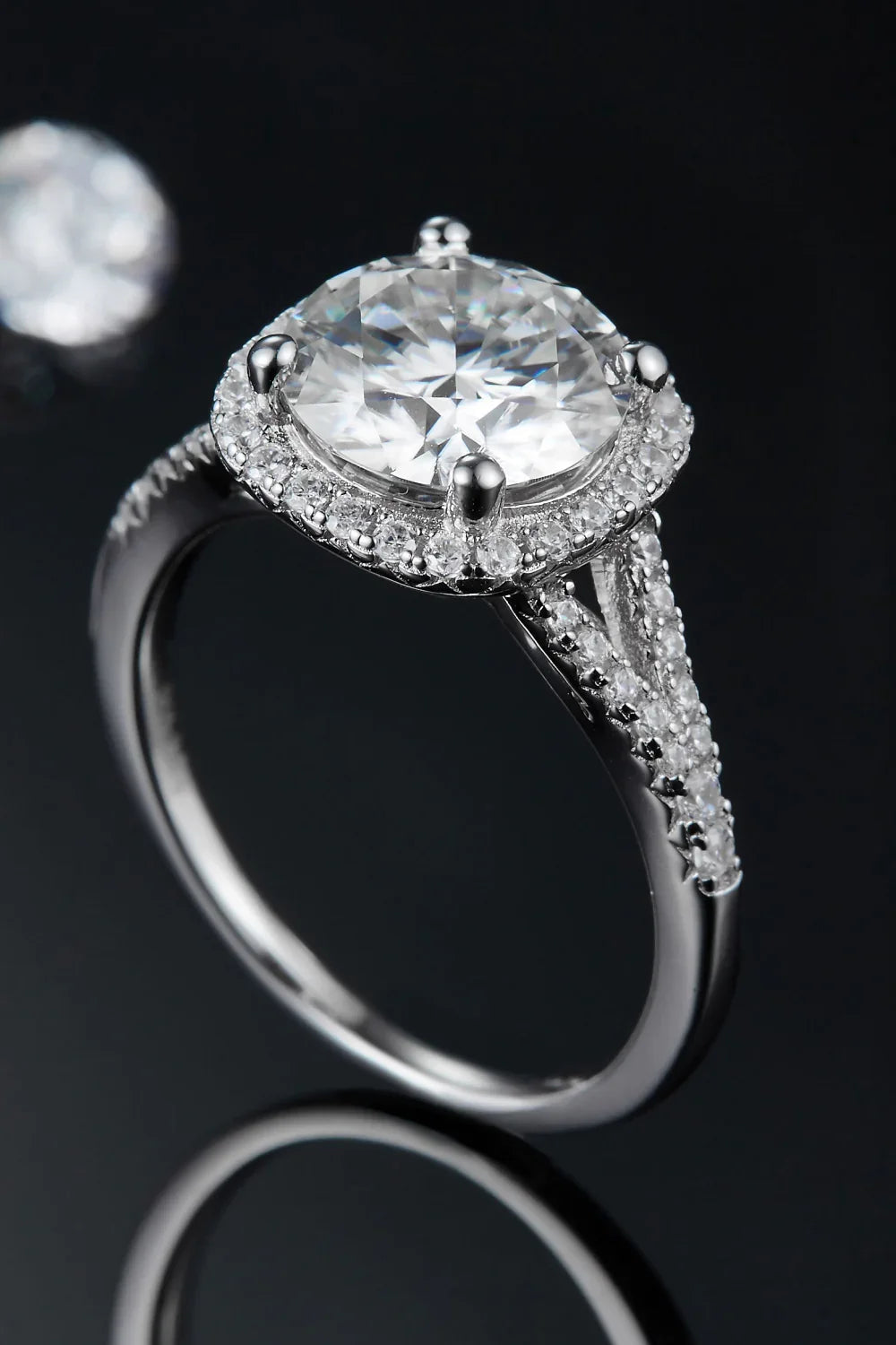 3 Carat Moissanite Halo Ring Giulia - Bold Center Sparkle Women's Ring Velanci