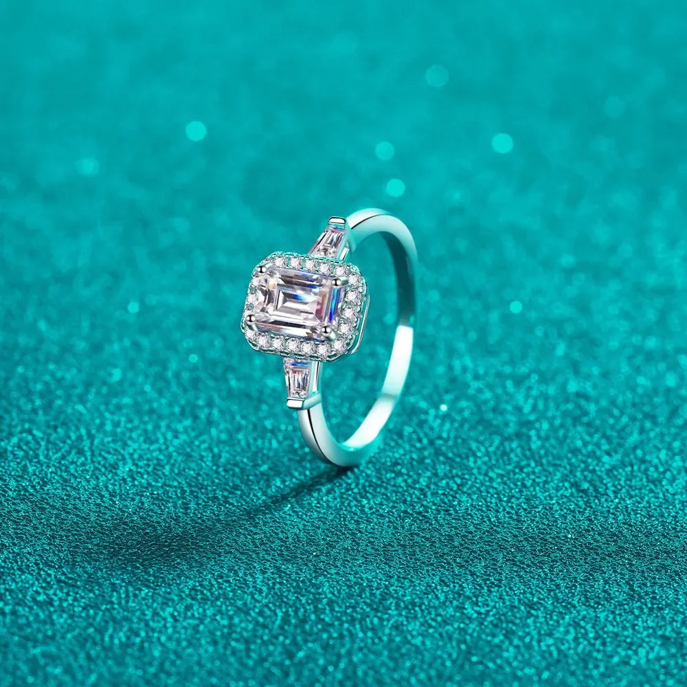 Timeless Solitaire Ring Giulia - 1ct Moissanite 925 Silver Women's Ring Velanci