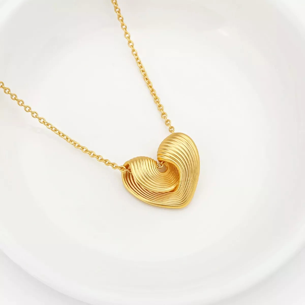 Heart Pendant Necklace - 18K Gold-Plated Adjustable Velanci