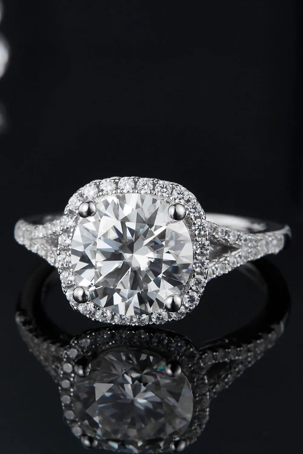 3 Carat Moissanite Halo Ring Giulia - Bold Center Sparkle Women's Ring Velanci