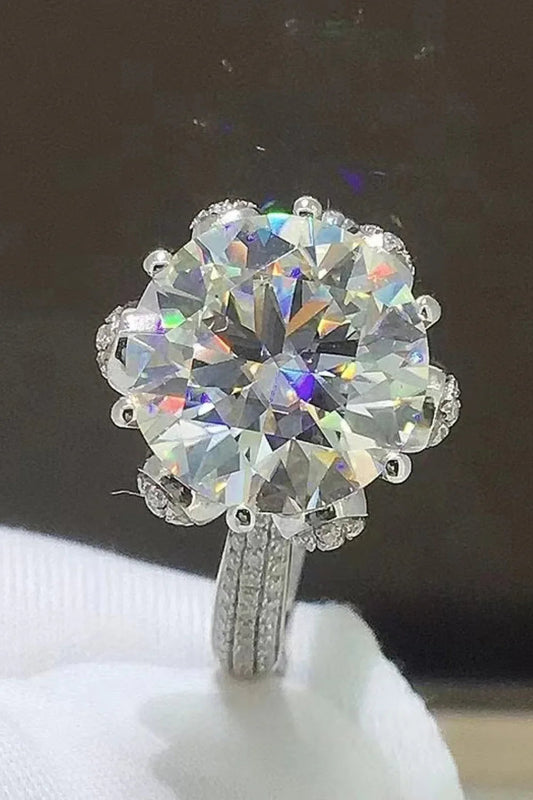 Minimalist Ring Giulia - 5 Carat Moissanite Sparkle Women's Ring Velanci