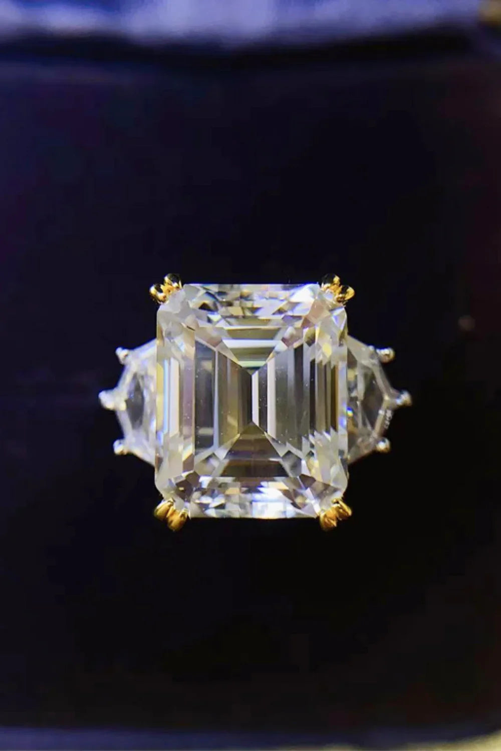 Moissanite Platinum-Plated Ring Chiara - Daily Elegance Women's Ring Velanci