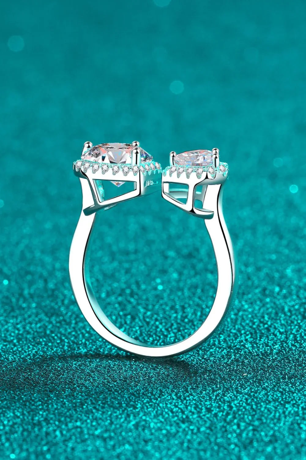 Heart-Shaped Moissanite Ring Giulia - Halo Sparkle Women's Ring Velanci