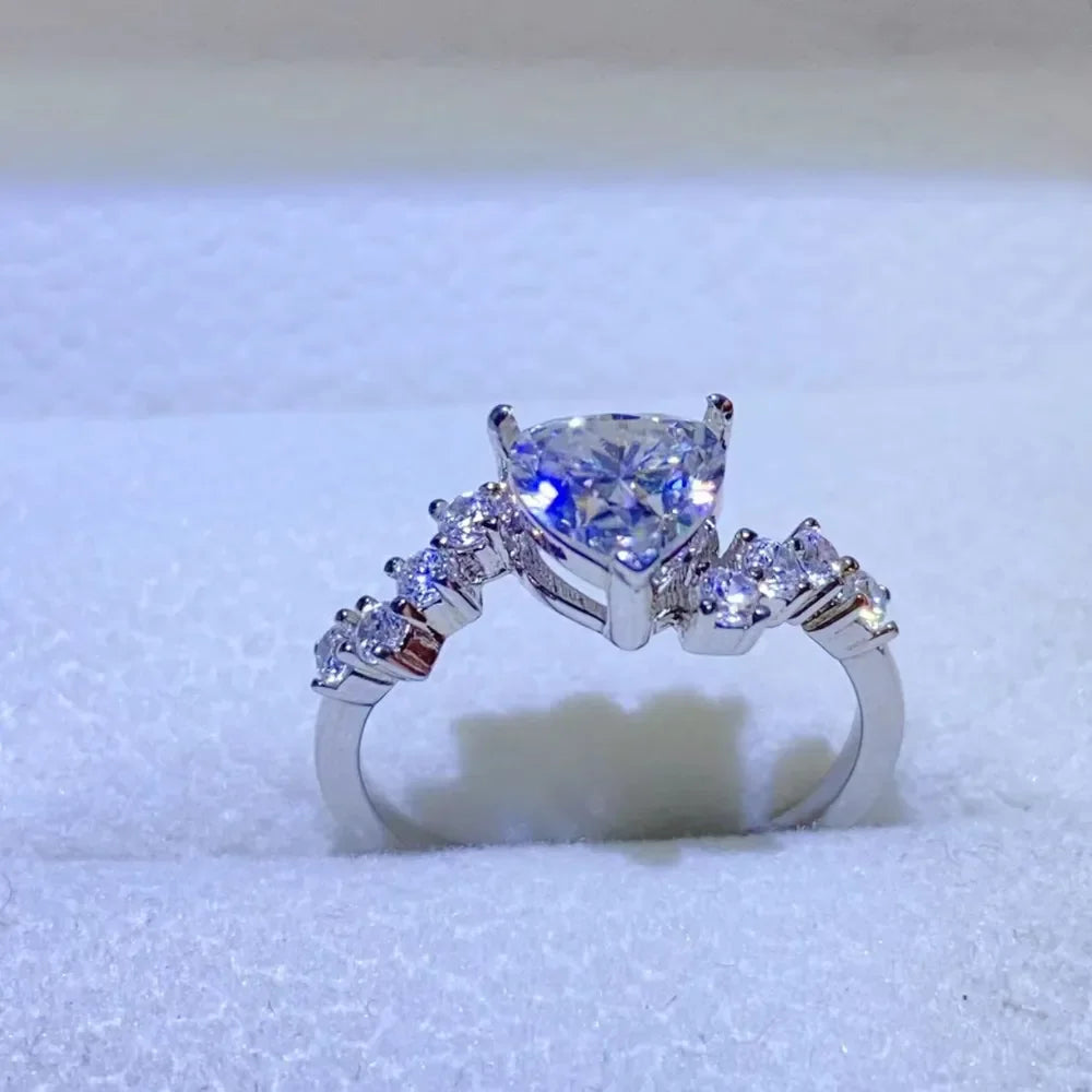 Ring Giulietta - 1 Carat Moissanite, Sterling Silver Sparkle Women's Ring Velanci