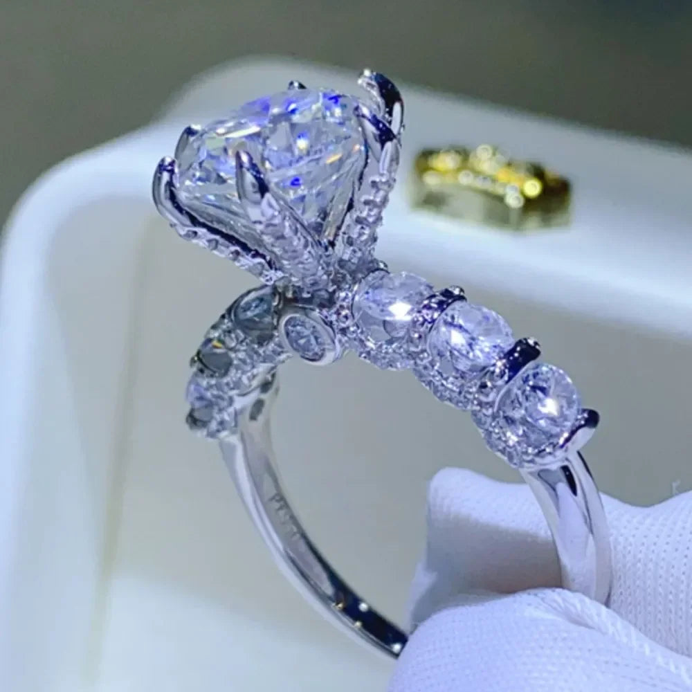 Ring Giovanna - 3 Carat Moissanite Sterling Silver Shine Women's Ring Velanci