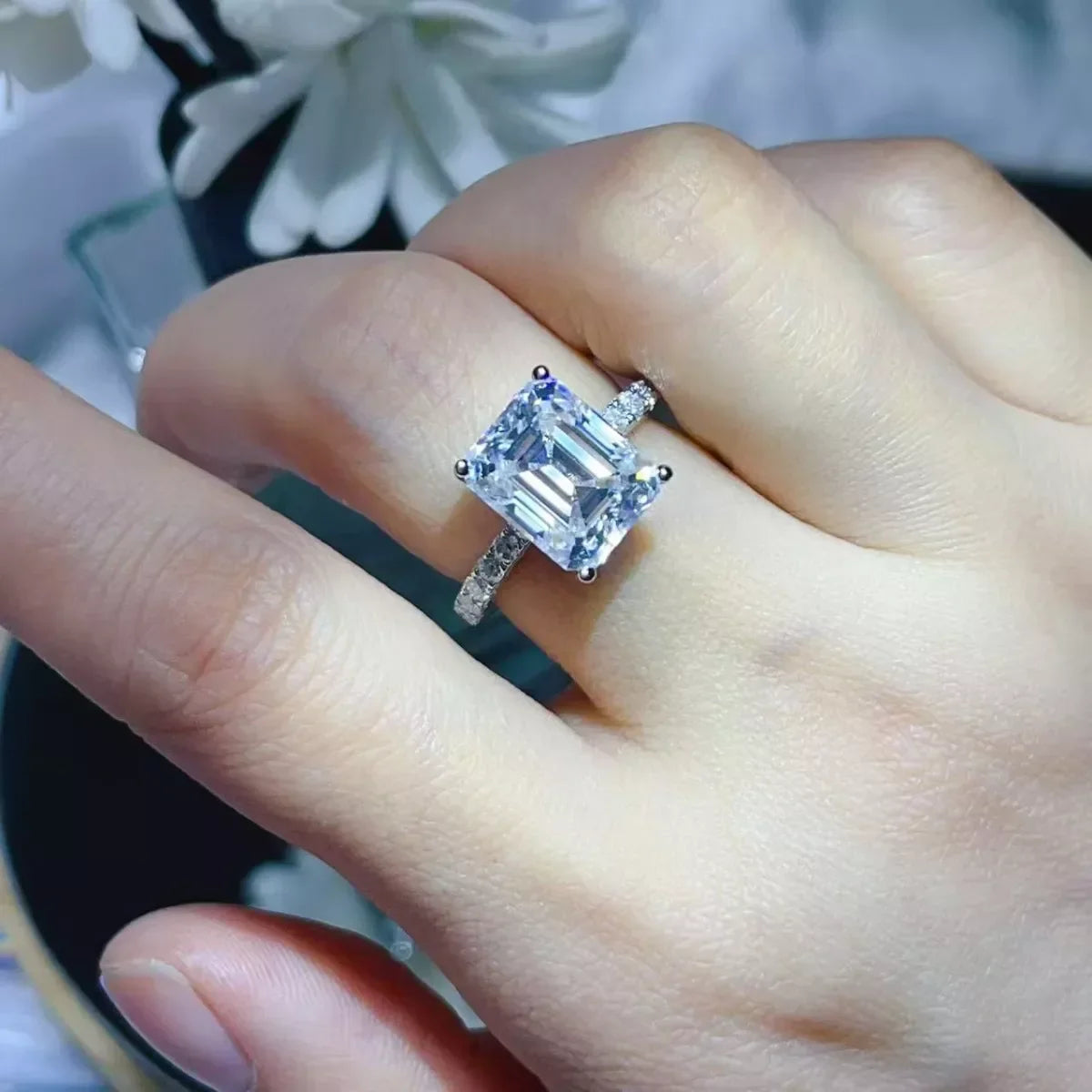 Ring Giulia - Emerald-Cut Moissanite, 5 Carat, Four-Prong Women's Ring Velanci