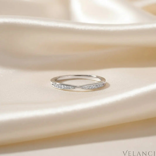 Moissanite Ring Alessia - Sleek Everyday Sparkle Accessory Velanci