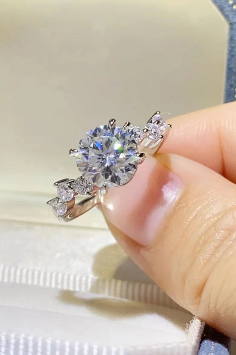Ring Giulia - 2ct Moissanite Platinum-Plated Sterling Silver Women's Ring Velanci