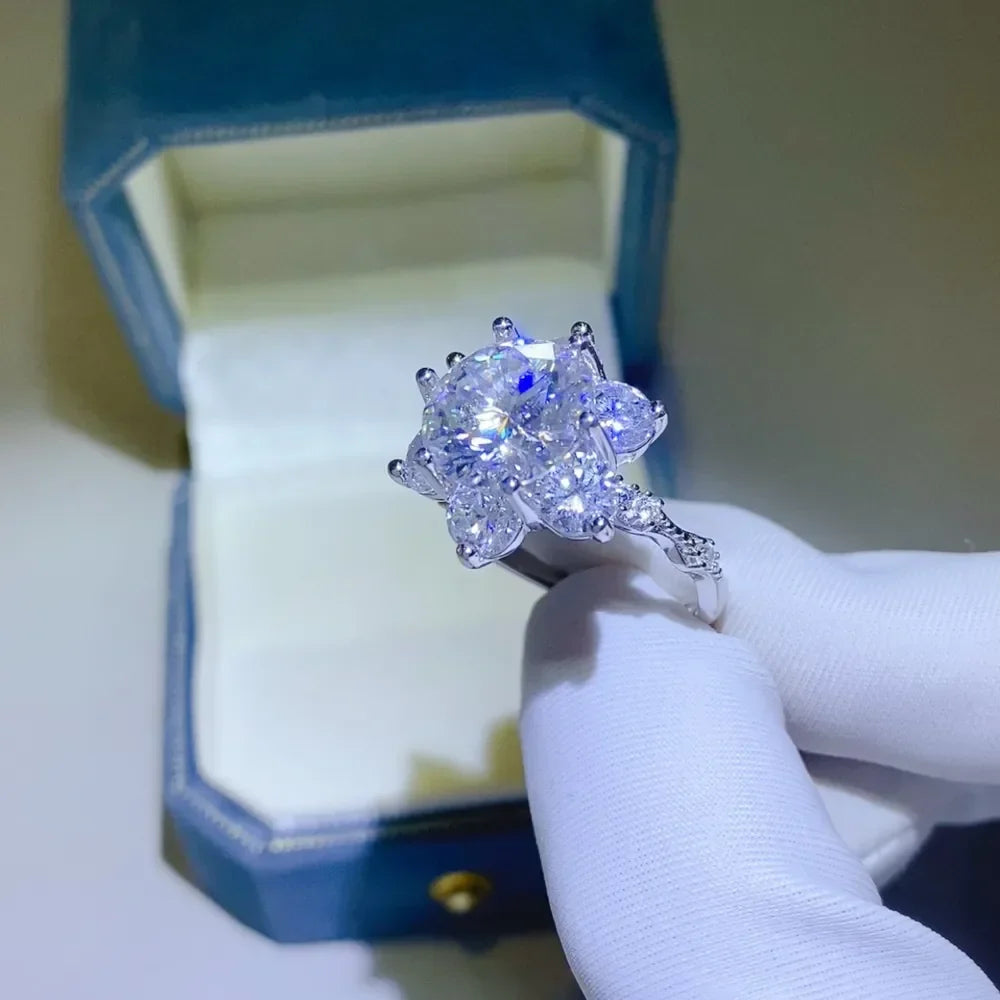 5 Carat Moissanite Ring Giovanna - Radiant Brilliance Women's Ring Velanci