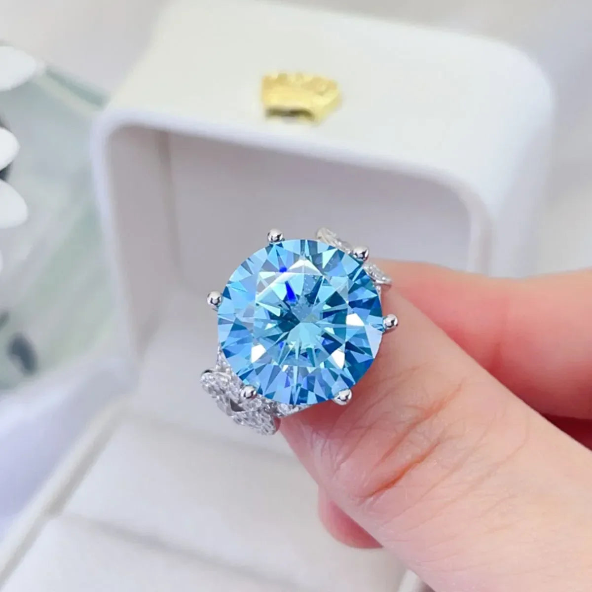 Ring Giulia - 10 Carat Blue Moissanite In Sterling Silver Women's Ring Velanci