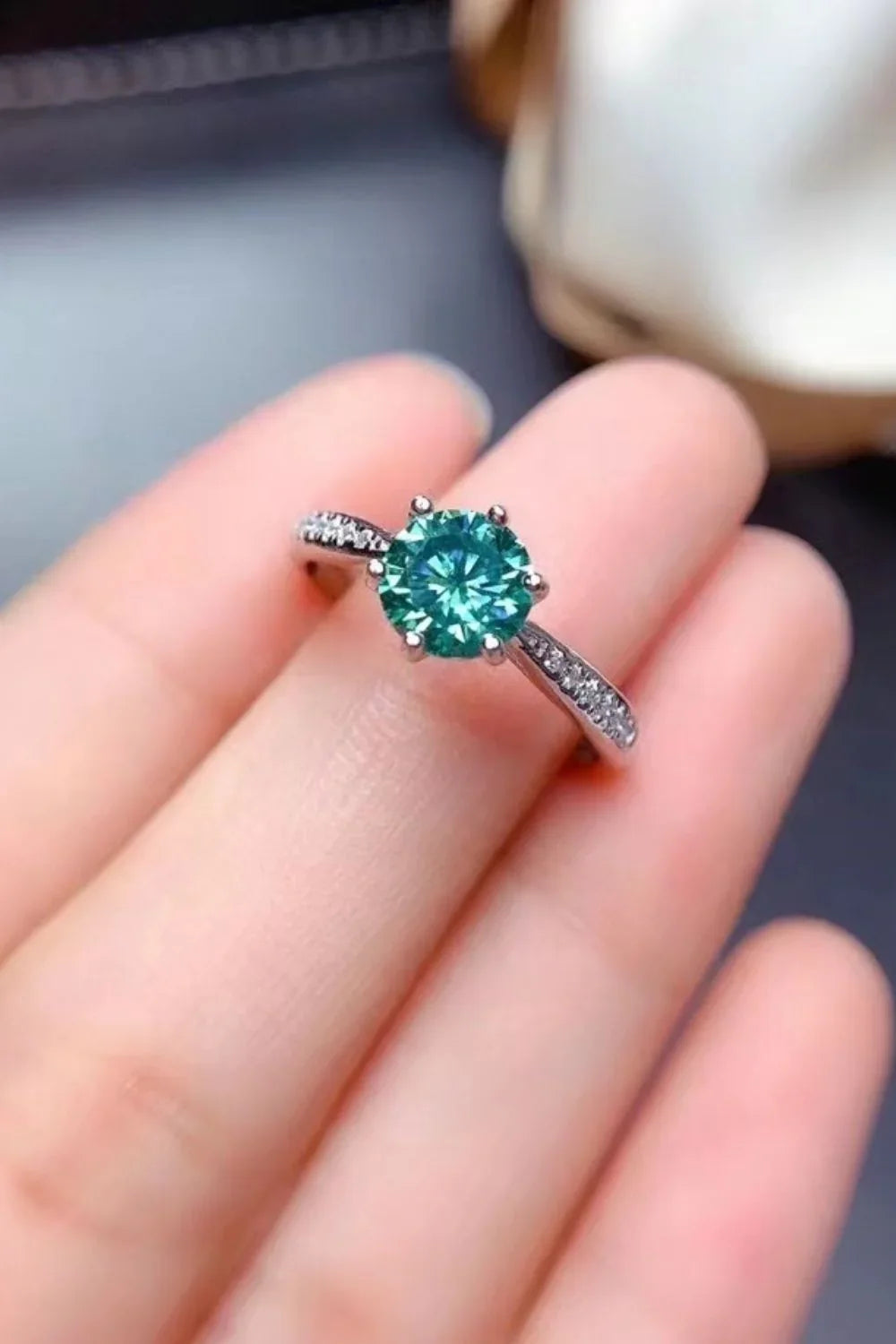 Ring Giulia - Emerald Green 2 Carat Moissanite, Sterling Women's Ring Velanci
