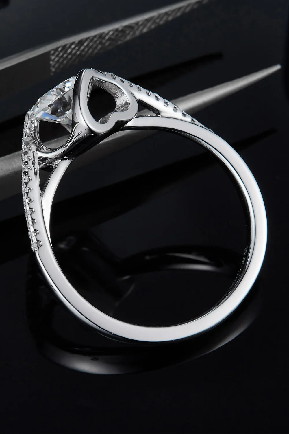 Ring Alessia - 1 Carat Moissanite Sterling Silver Twist Women's Ring Velanci
