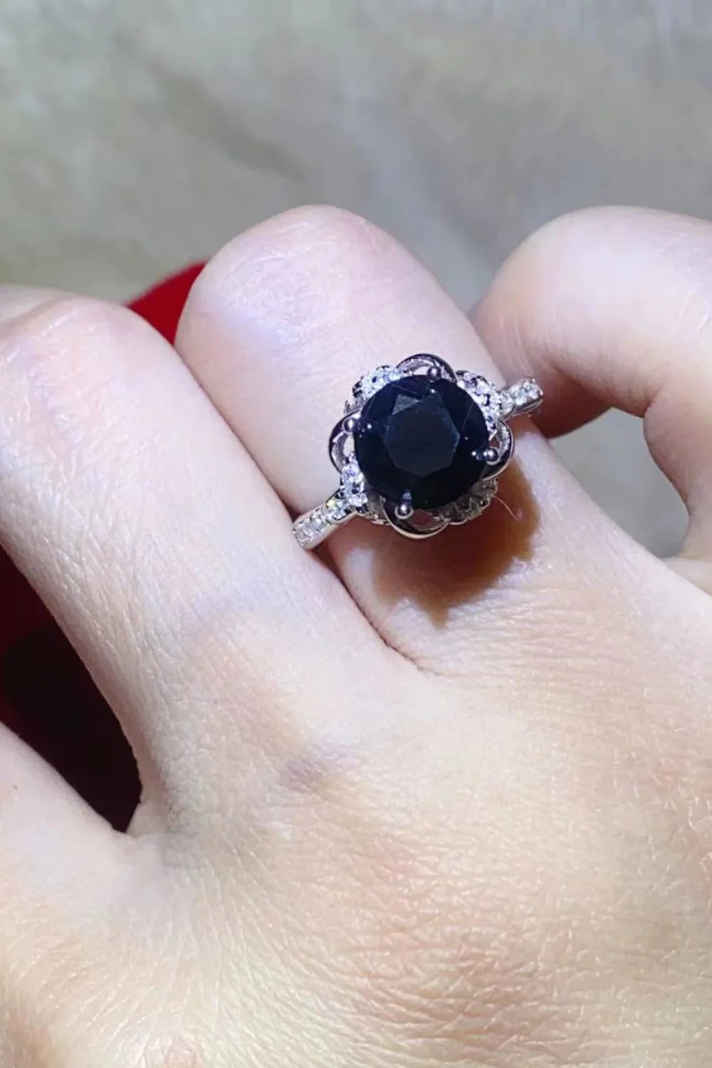 Minimalist 2 Carat Moissanite Floral Ring Lia - Black Halo Women's Ring Velanci