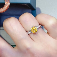 Elegant 2 Carat Moissanite Ring Giulia - Classic Glow Women's Ring Velanci