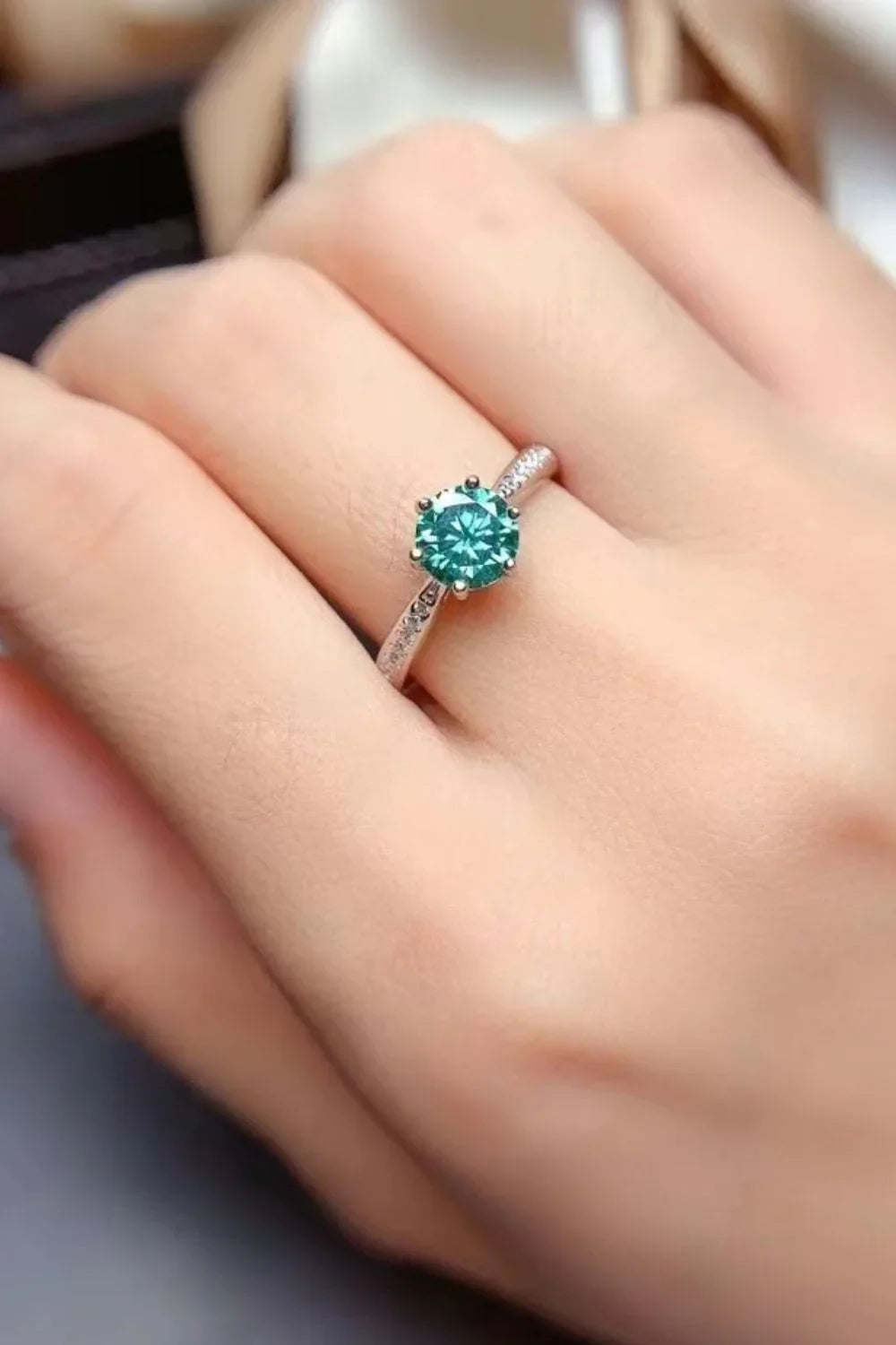 Ring Giulia - Emerald Green 2 Carat Moissanite, Sterling Women's Ring Velanci