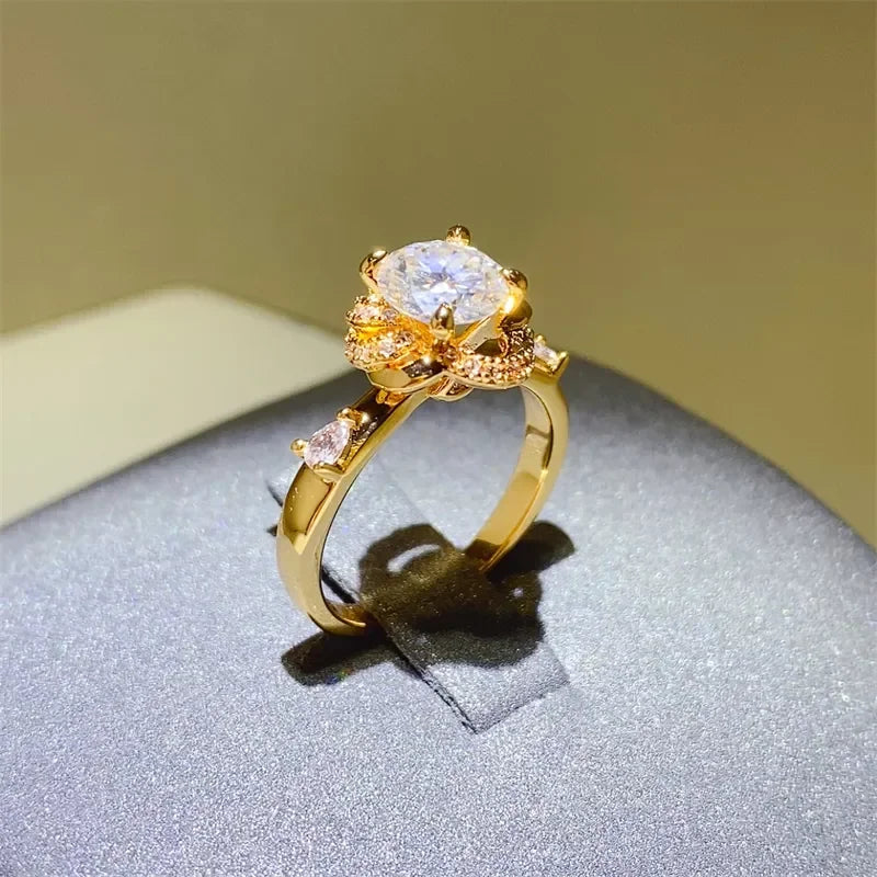 Ring Giulia - 1ct Moissanite Halo Sterling Silver Ring Women's Ring Velanci