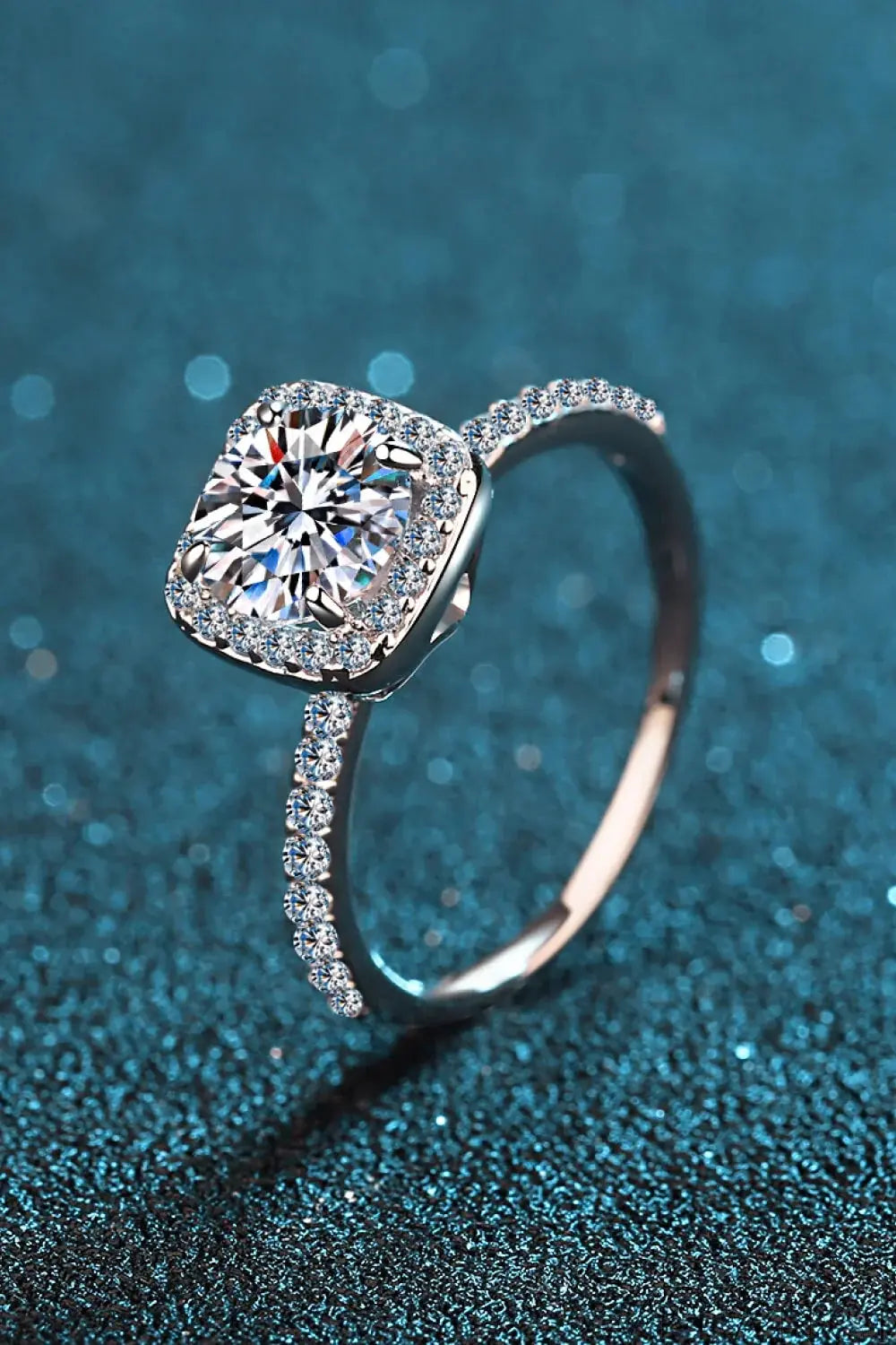 Square Moissanite Ring Giulia - Crisp Brilliance Shine Women's Ring Velanci