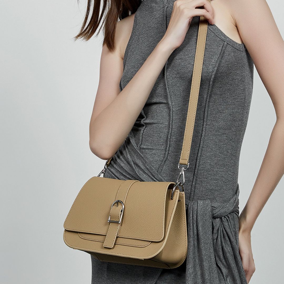 Huntington Veil Handbag: Timeless Elegance in Genuine Leather