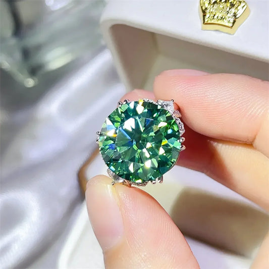 Moissanite Ring Giulia - 10 Ct Coastal Radiant Sparkle Women's Ring Velanci