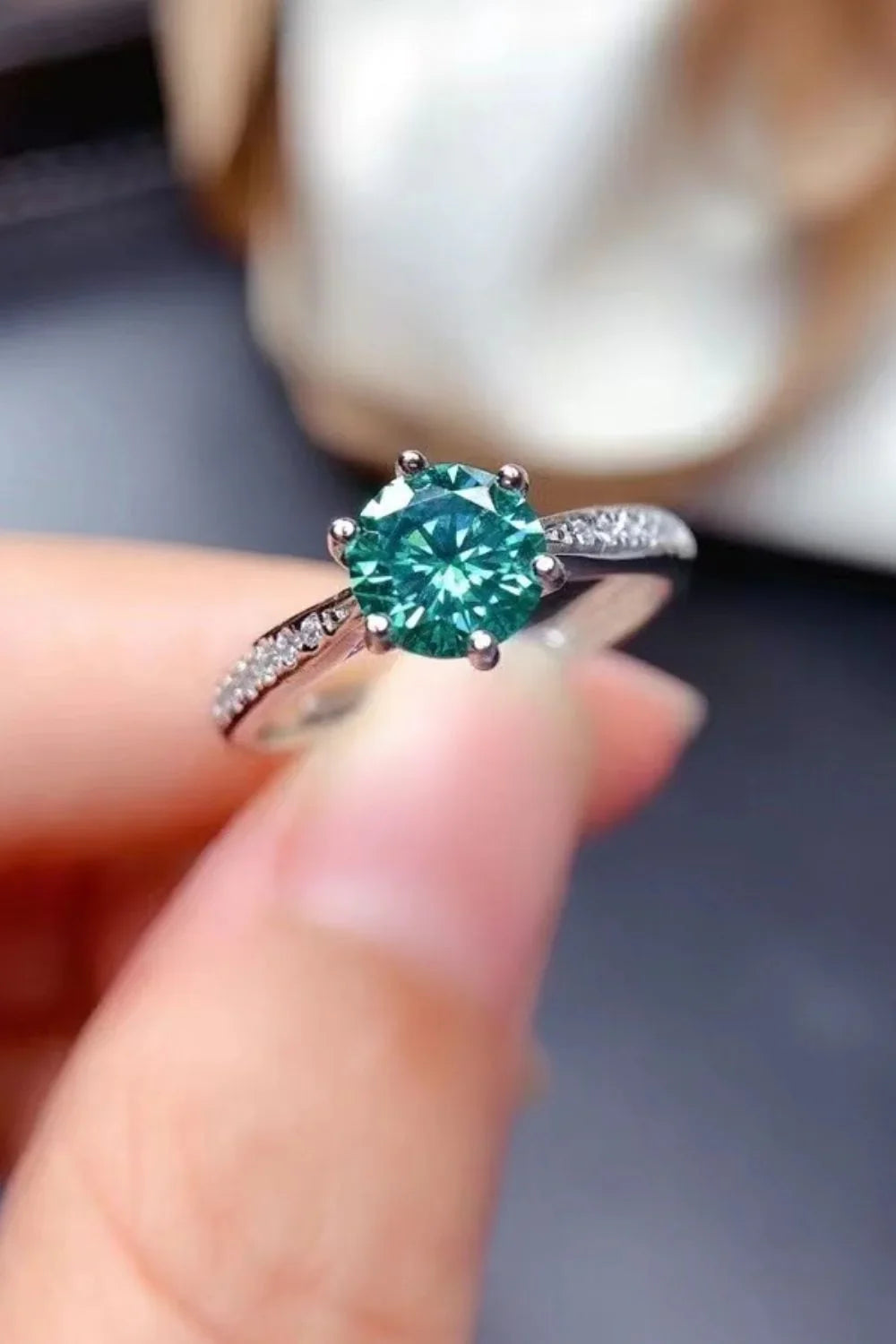 Ring Giulia - Emerald Green 2 Carat Moissanite, Sterling Women's Ring Velanci