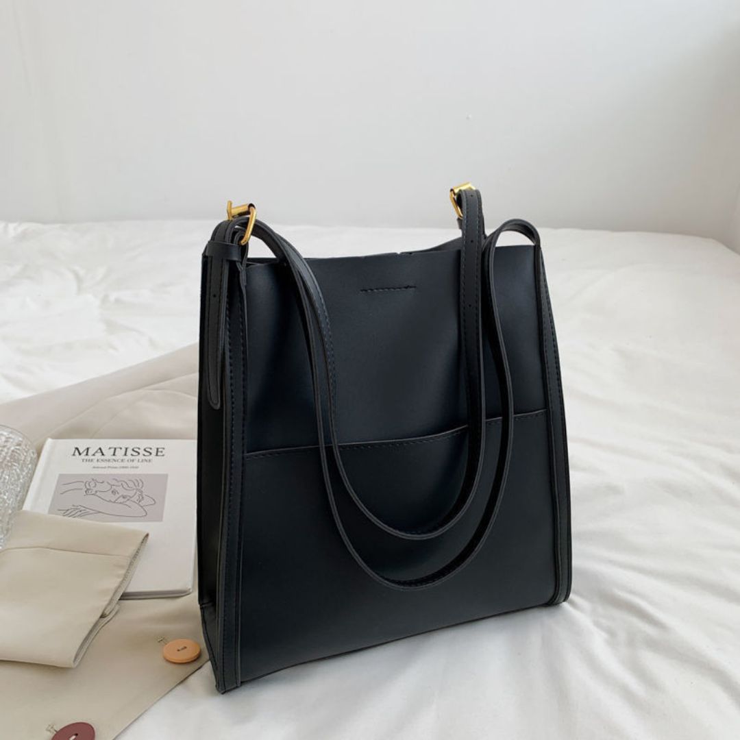 Velanci Royal Handbag: A Touch of Regal Elegance