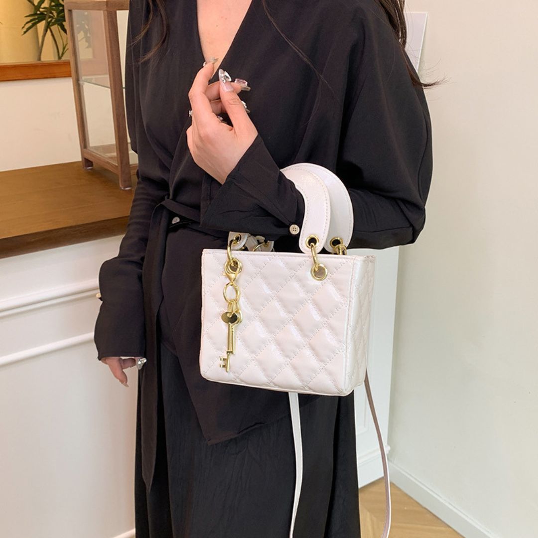 Velanci de Reine Leather Handbag - A Statement of Regal Elegance