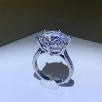 Anello Stellare Giulia - Dazzling Moissanite Center Stone Women's Ring Velanci