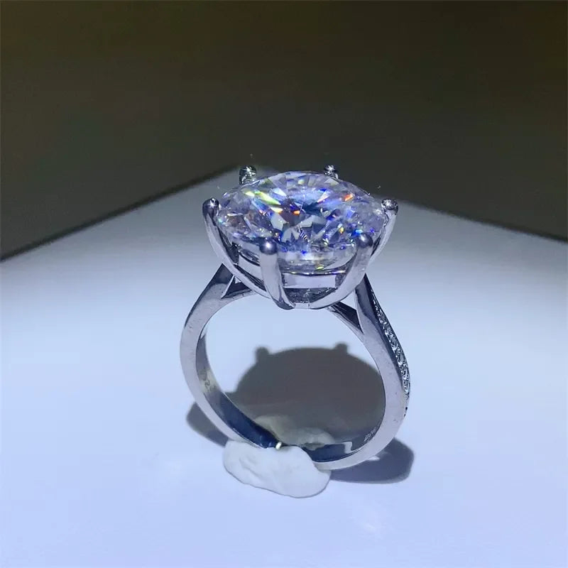 Anello Stellare Giulia - Dazzling Moissanite Center Stone Women's Ring Velanci
