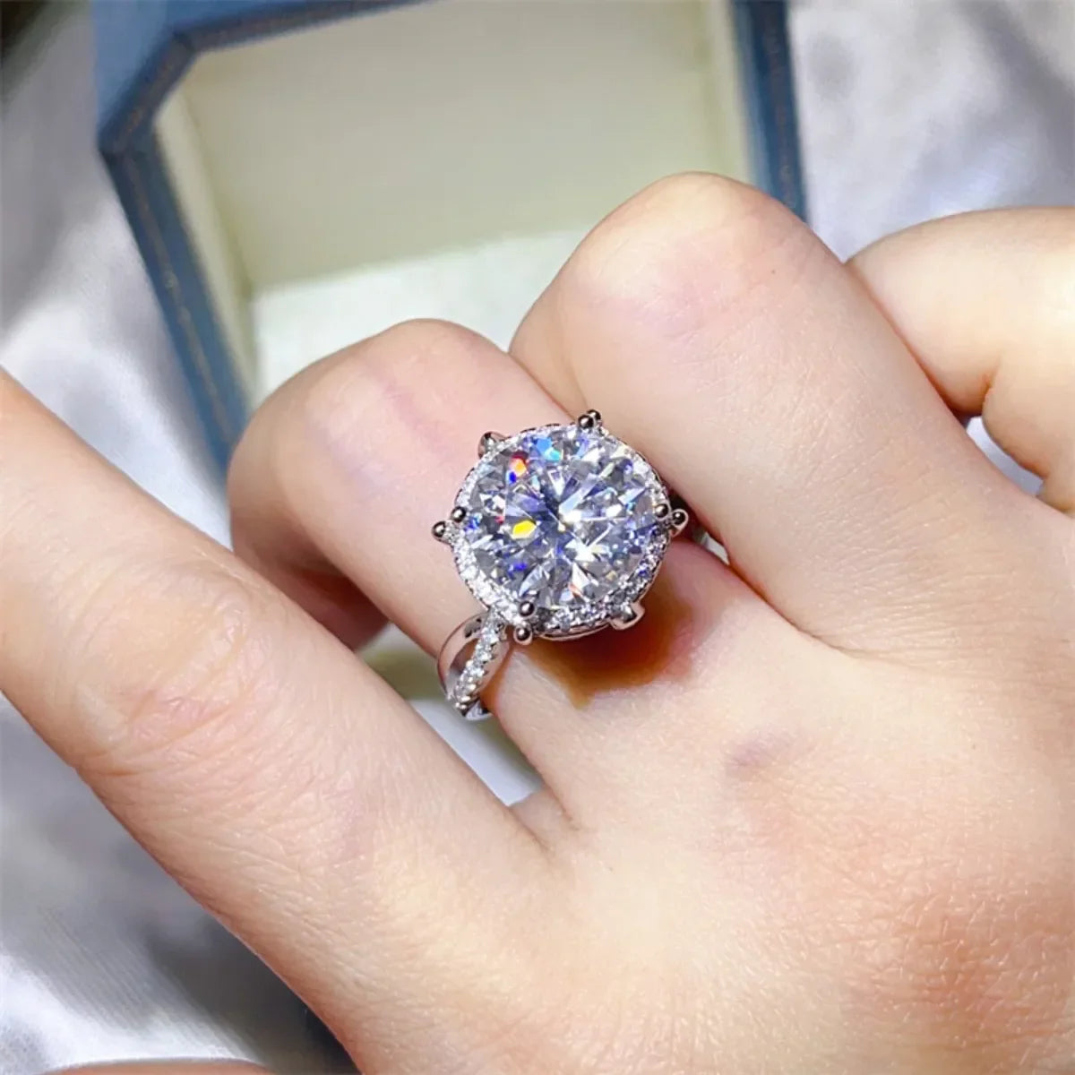 Moissanite Engagement Ring Giovanna - 5 Carat Round Cut Women's Ring Velanci