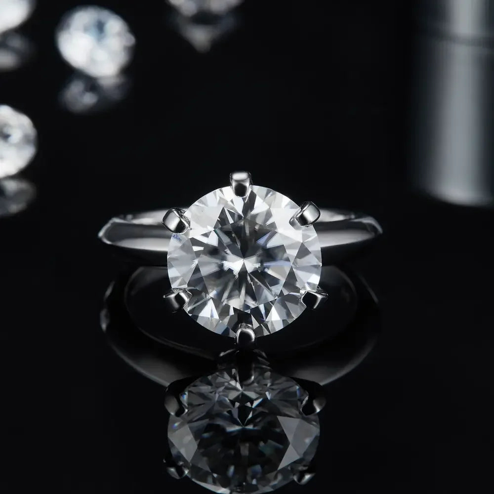 Ring Giulia - Platinum-Plated 5 Carat Moissanite Shine Women's Ring Velanci