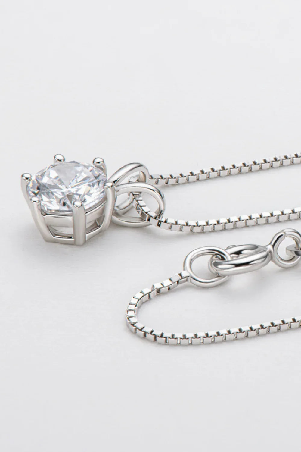 Minimalist 1 Carat Moissanite Necklace - Sterling Silver Velanci
