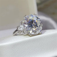 10 Carat Moissanite Ring Isabella - Coastal Sparkle Women's Ring Velanci