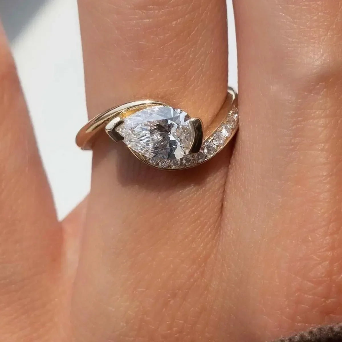 Ring Giulia - 1.5 Carat Moissanite, Curved Pavé Band Women's Ring Velanci