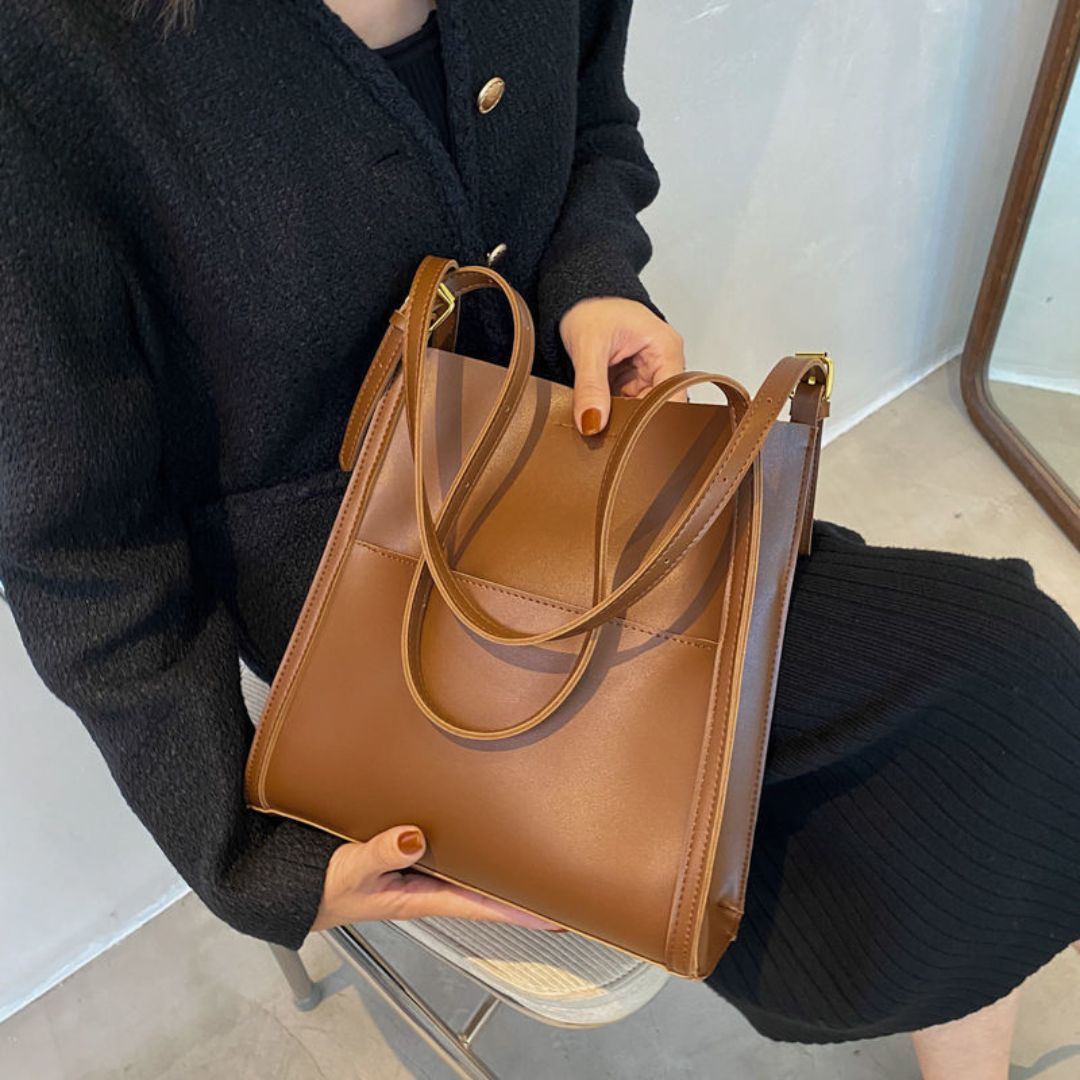 Velanci Royal Handbag: A Touch of Regal Elegance