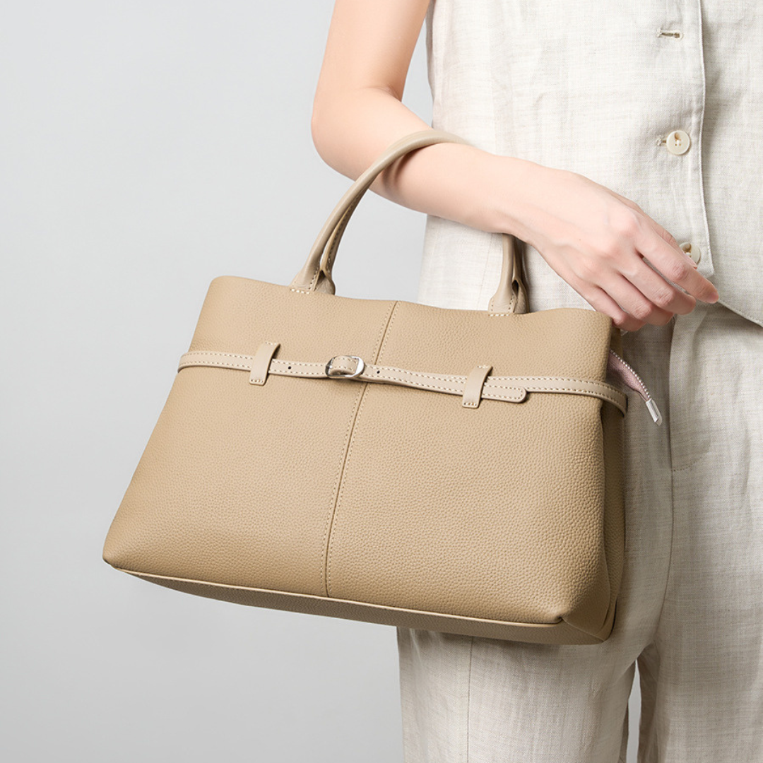 Velanci Suprême Leather Handbag: A Masterpiece of Elegance