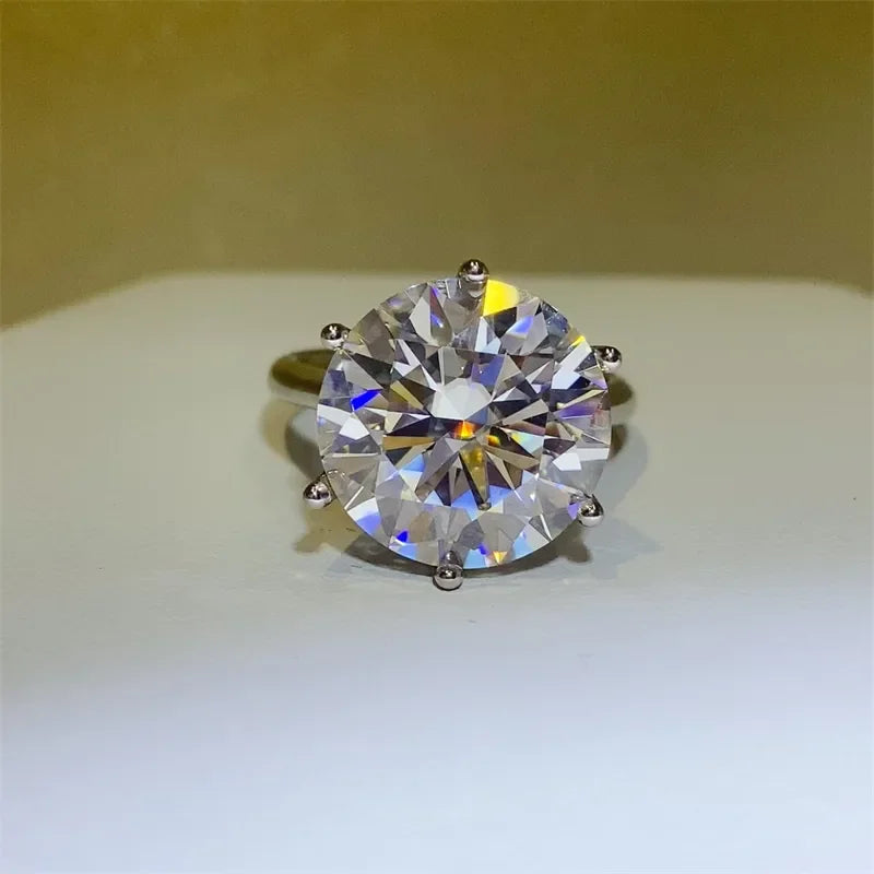 10 Carat Moissanite Ring Bianca - Coastal Sparkle Gleam Women's Ring Velanci
