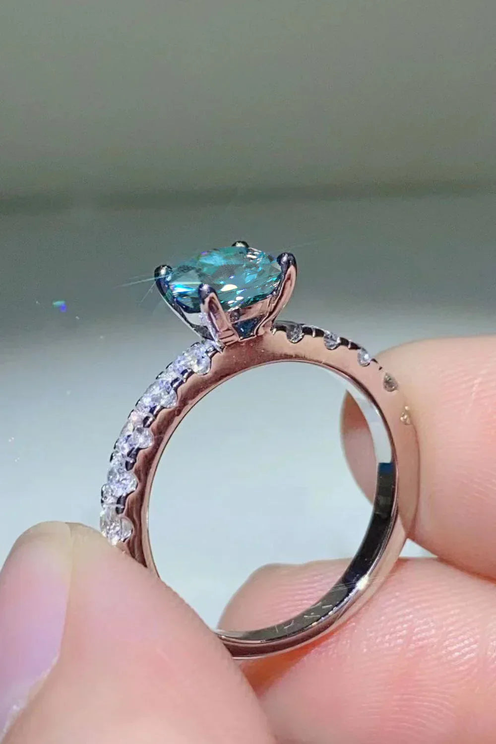 Moissanite Ring Giovanna - 1 Carat Side Stone Brilliance Women's Ring Velanci