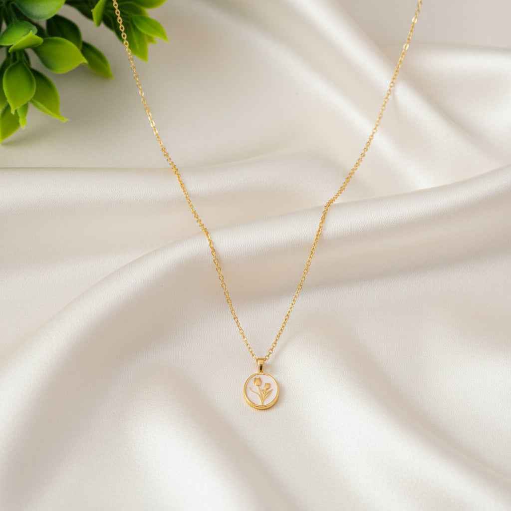 Necklace Alessia Pearl Tulip Pendant - Timeless Everyday Elegance On Gold-Plated Silver Chain Velanci